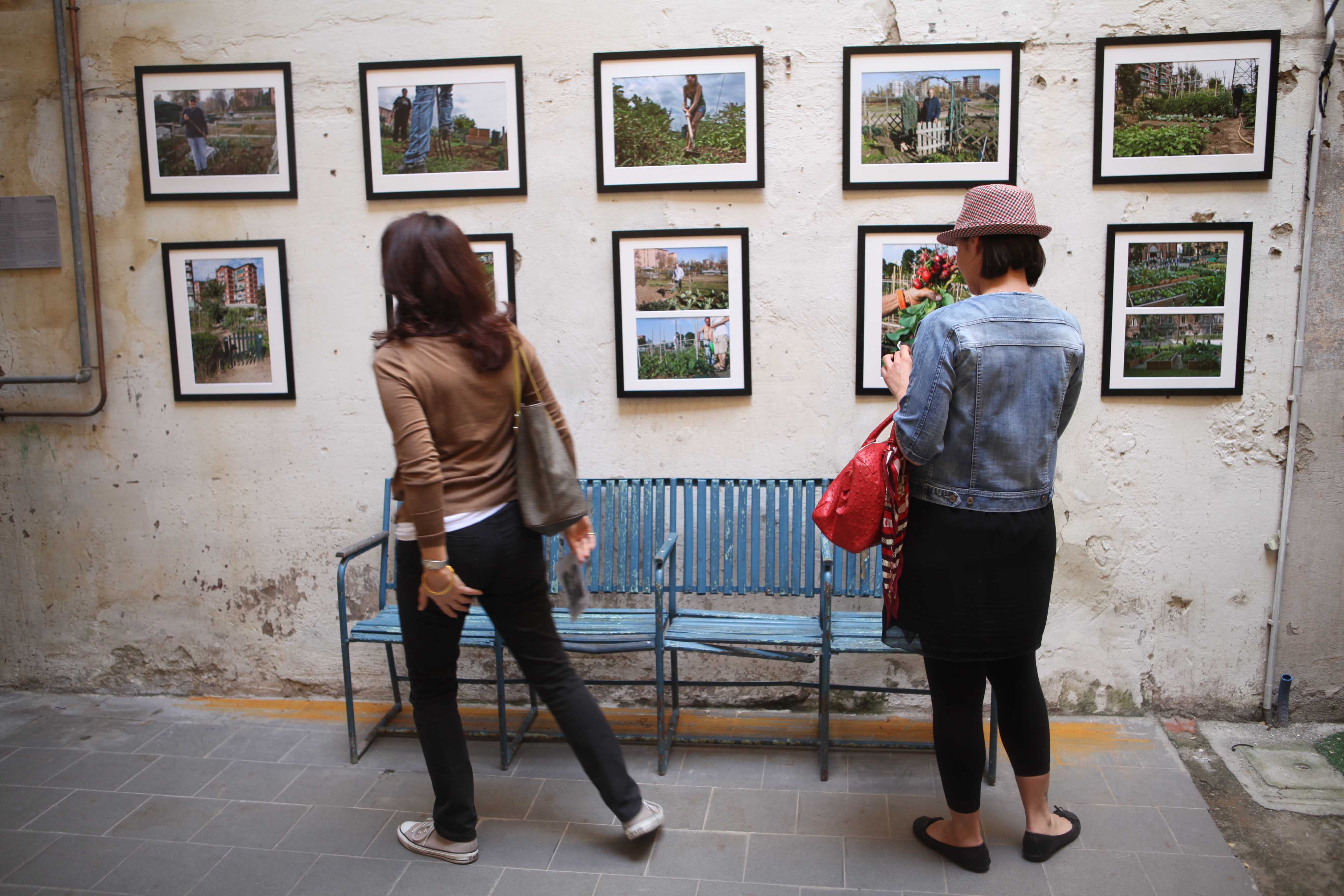 il circuito Off di Fotografia Europea nel cortile dell'atelier di Via Due gobbi 