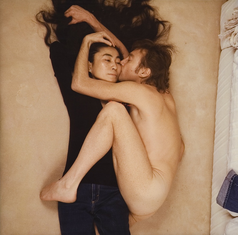 Annie Leibovitz, Yoko Ono e John Lennon, 1980, Raccolta di Fotografia Galleria civica di Modena