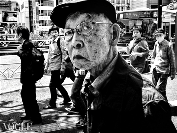 La foto di Tatsuo Suzuki vincitore del PhotoVogue