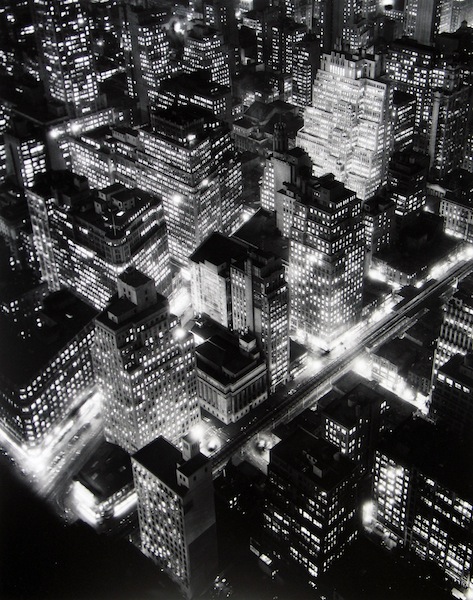 Nightview_New York 1932. Courtesy of Galleria Carla Sozzani