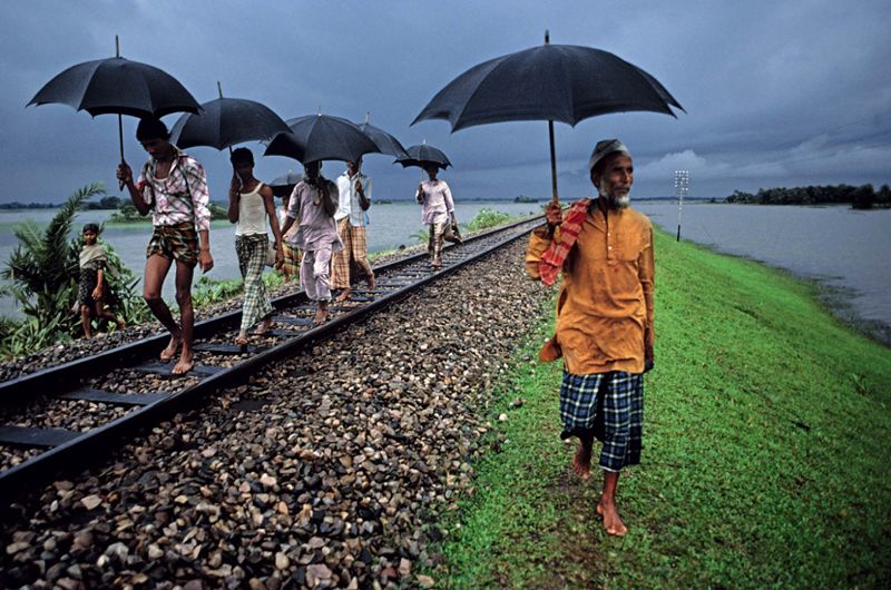 Bangladesh, 1983. © Steve McCurry