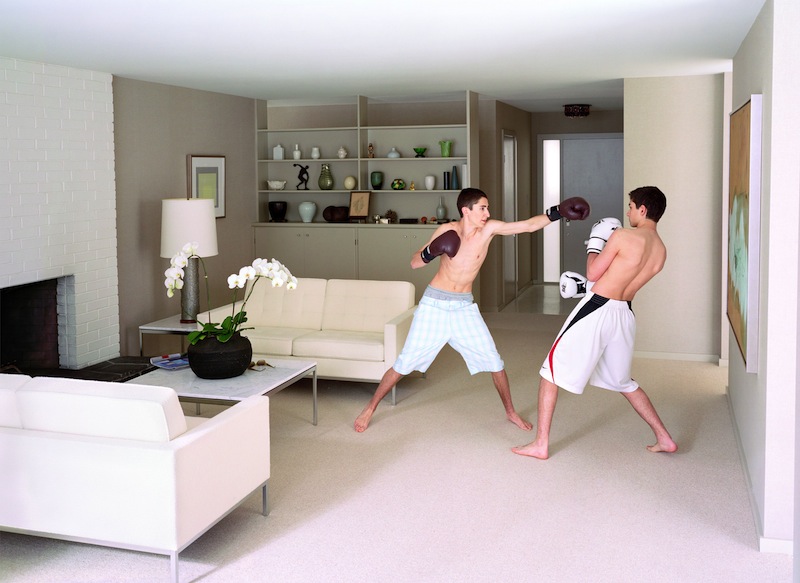 Jeff Wall, Boxing, 2011, colour photograph, 222,9x303,5x5,1-cm, courtesy of the artist 