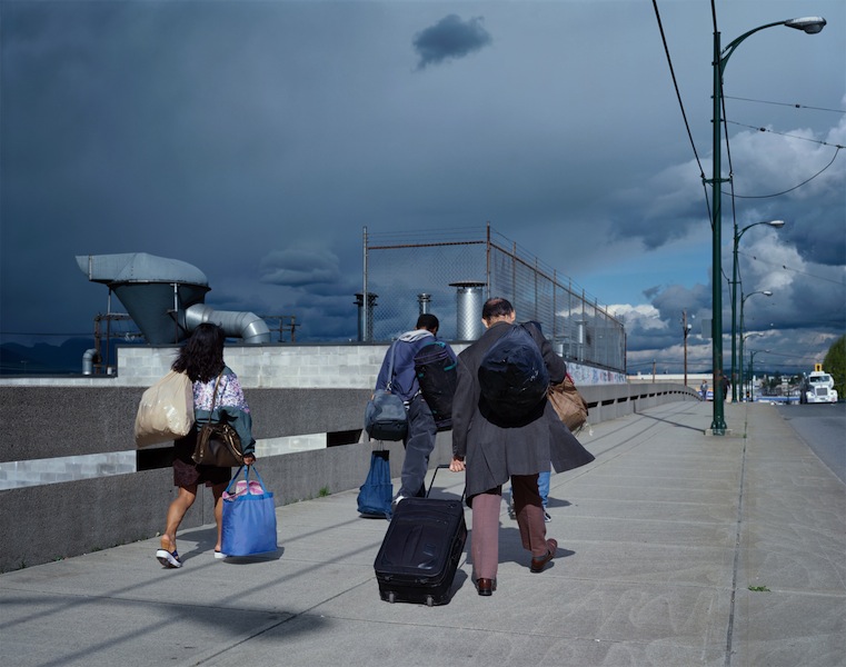 Jeff Wall, Overpass, 2001, transparency in lightbox, 214x273,5x25cm, courtesy of the artist 