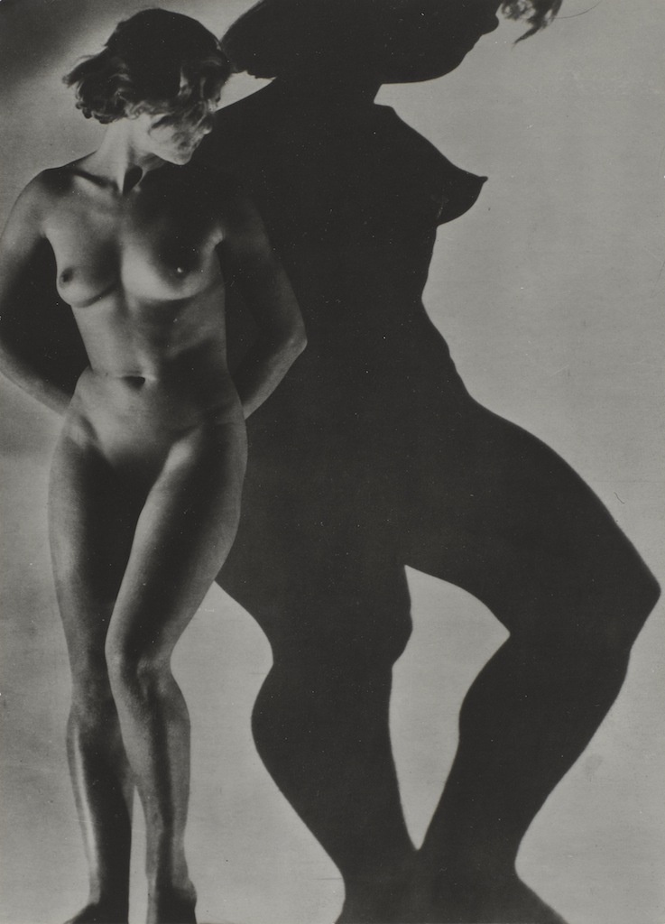 Dora Maar Assia, 1934 Gelatina al bromuro d'argento, cm 26x 19,5 Parigi, Centre Pompidou, Musée national d'art moderne/Centre de création industrielle © Dora Maar by SIAE 2014