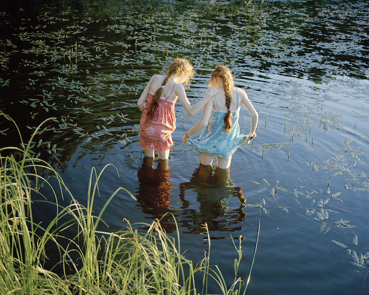  Marius Schultz, Lill ladies in the water, 2010 