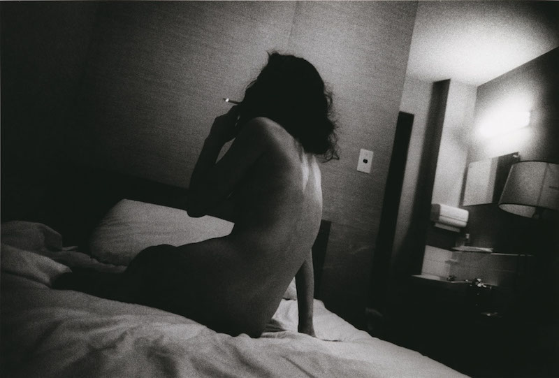 Daido Moriyama On the Bed I, Tokyo, 1969 fotografia b/n, courtesy l’artista 