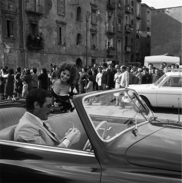 Marcello Mastroianni e Sofia Loren sul set del film Matrimonio all'italiana, 1964. ©Archivio Fotografico Rodrigo Pais