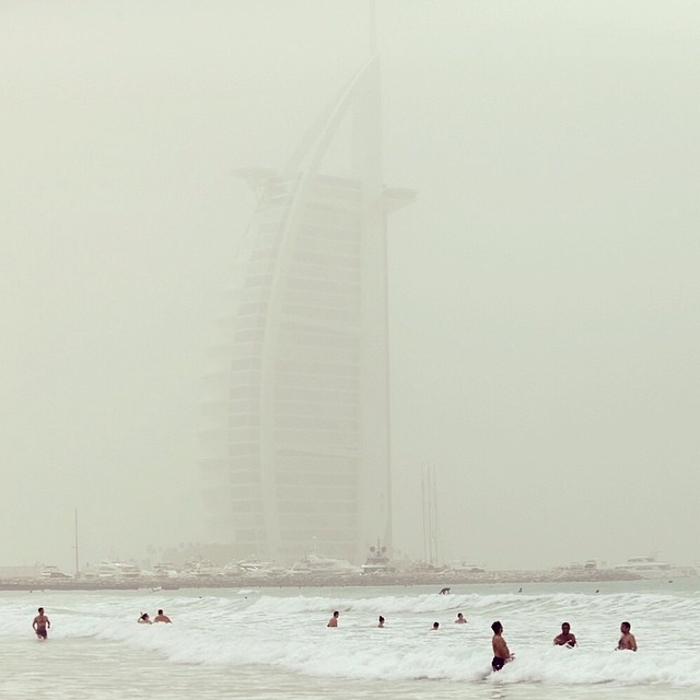 2014-04-01_Swimmers enjoy the beach on a dusty day in Dubai_UAE_Ph Sarah Dea