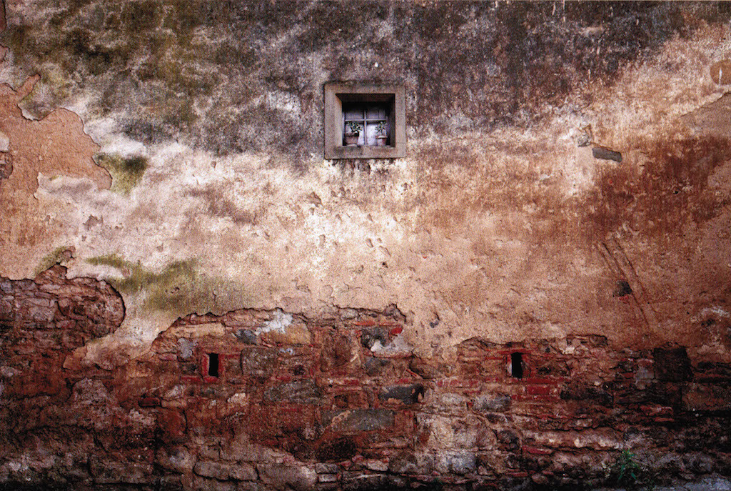 ©Abbas Kiarostami The wall 5, 2010 Stampa a getto di inchiostro su carta Fine Art Epson Edizione 1 di 5 Cm 57.0x89.0 