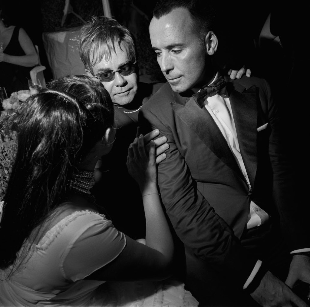 Larry Fink, dalla serie The Vanities, Elton John e David Furnish, LA, 2/2009  