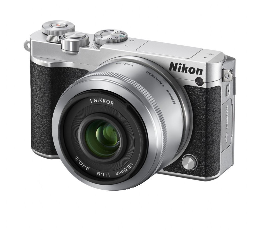 Nikon 1 J5_SL_18.5_front34l