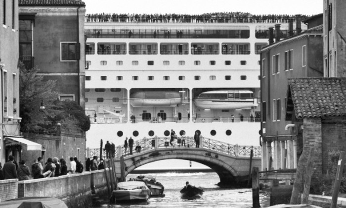 Le grandi navi a Venezia mostra aperta dopo le polemiche