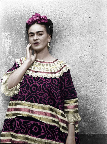 Leo Matiz racconta Frida Kahlo. Gli scatti in una mostra a Bologna