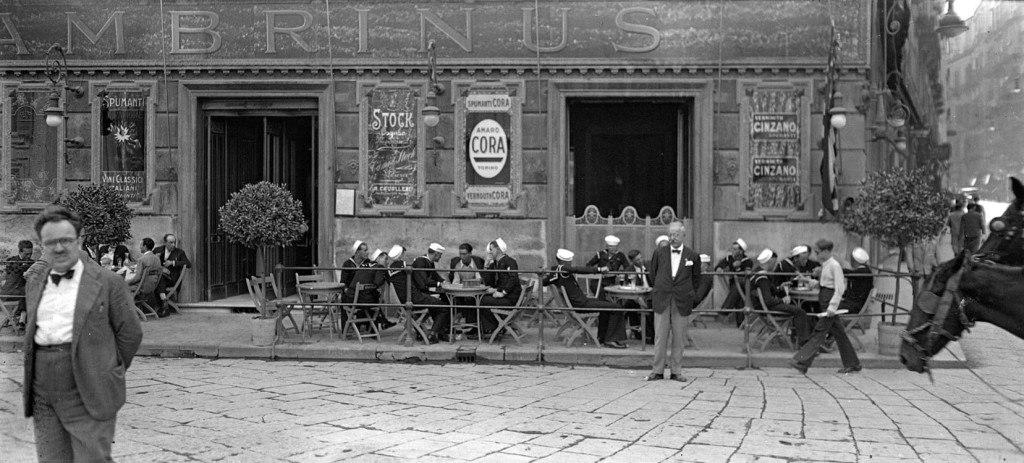 Caffè Gambrinus Studio Troncone, anni Trenta © Stefano Fittipaldi, Archivi Parisio e Troncone, Napoli 