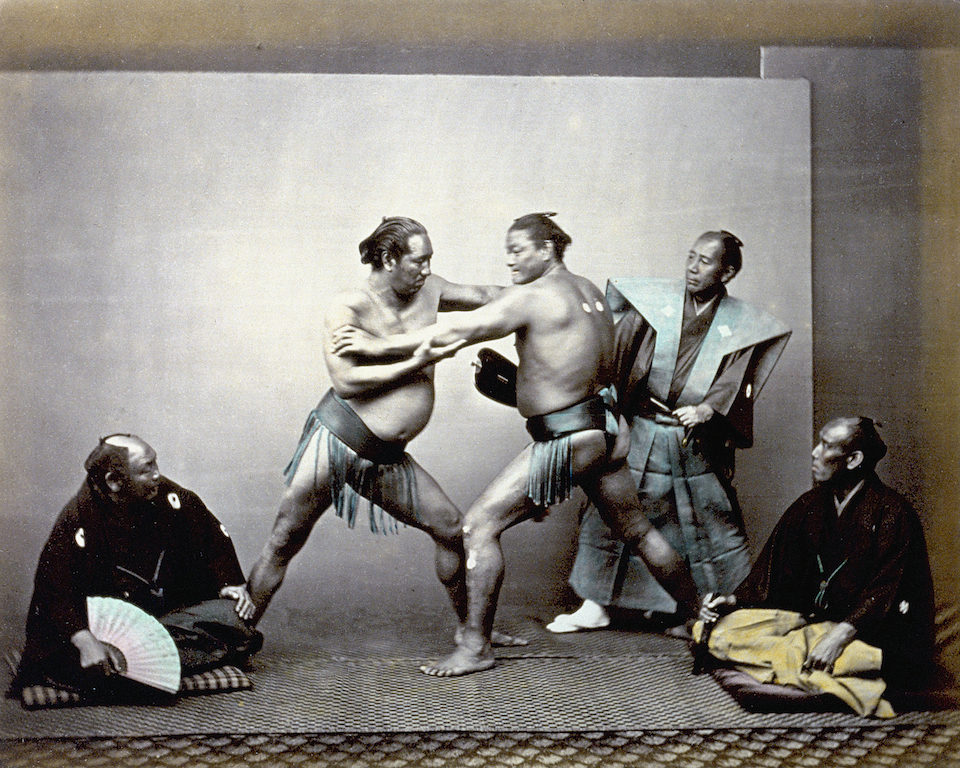 Felice Beato, Lottatori di Sumo durante il combattimento, 1863-1868 �Raccolte Museali Fratelli Alinari (RMFA)-collezione Malandrini Firenze 