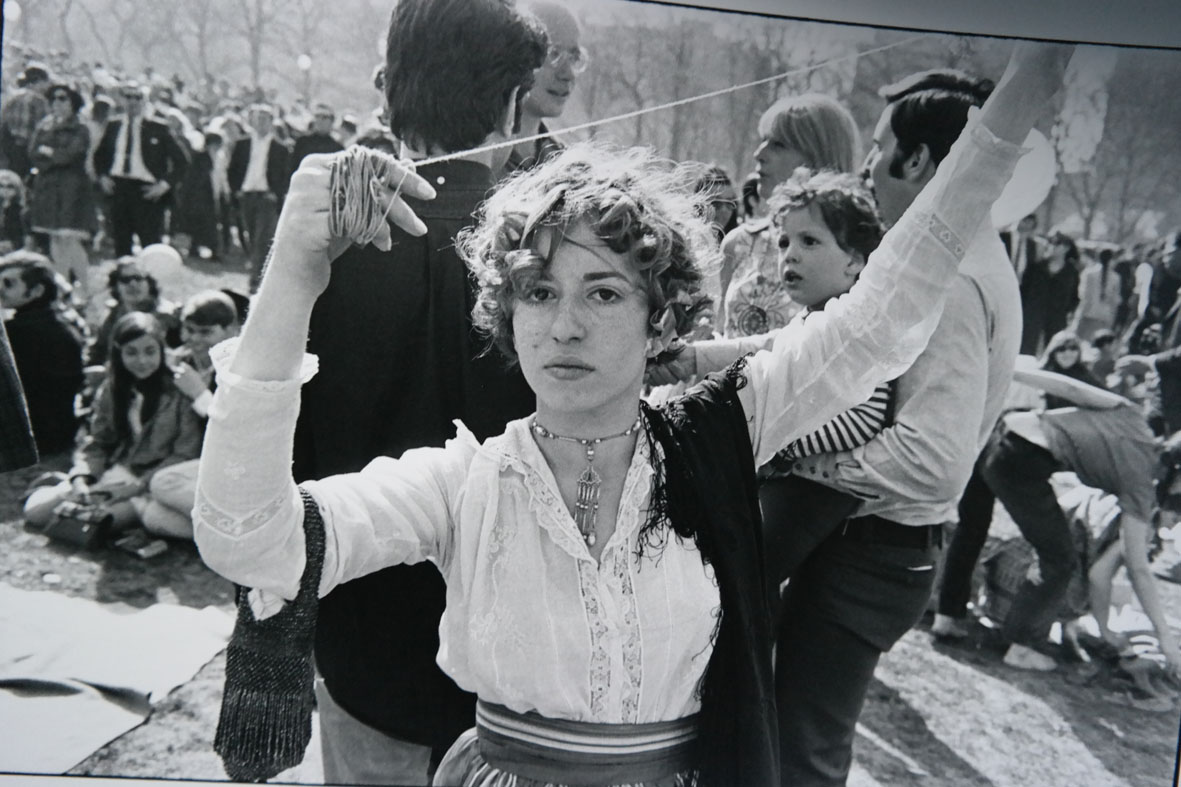 Women are beautiful ® Garry Winogrand