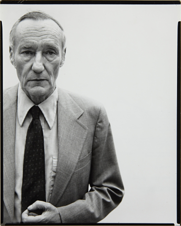 Richard Avedon, William Burroughs, write, New York City, July 9, 1975 stampa alla gelatina d’argento © The Estate of Richard Avedon Collezione Fondazione Cassa di Risparmio di Modena