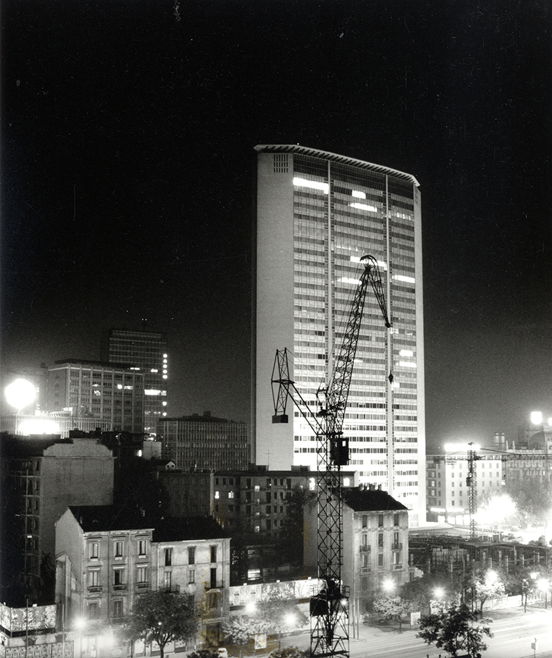 Grattacielo Pirelli, Milano 1965 © Toni Nicolini/ Archivio CRAF