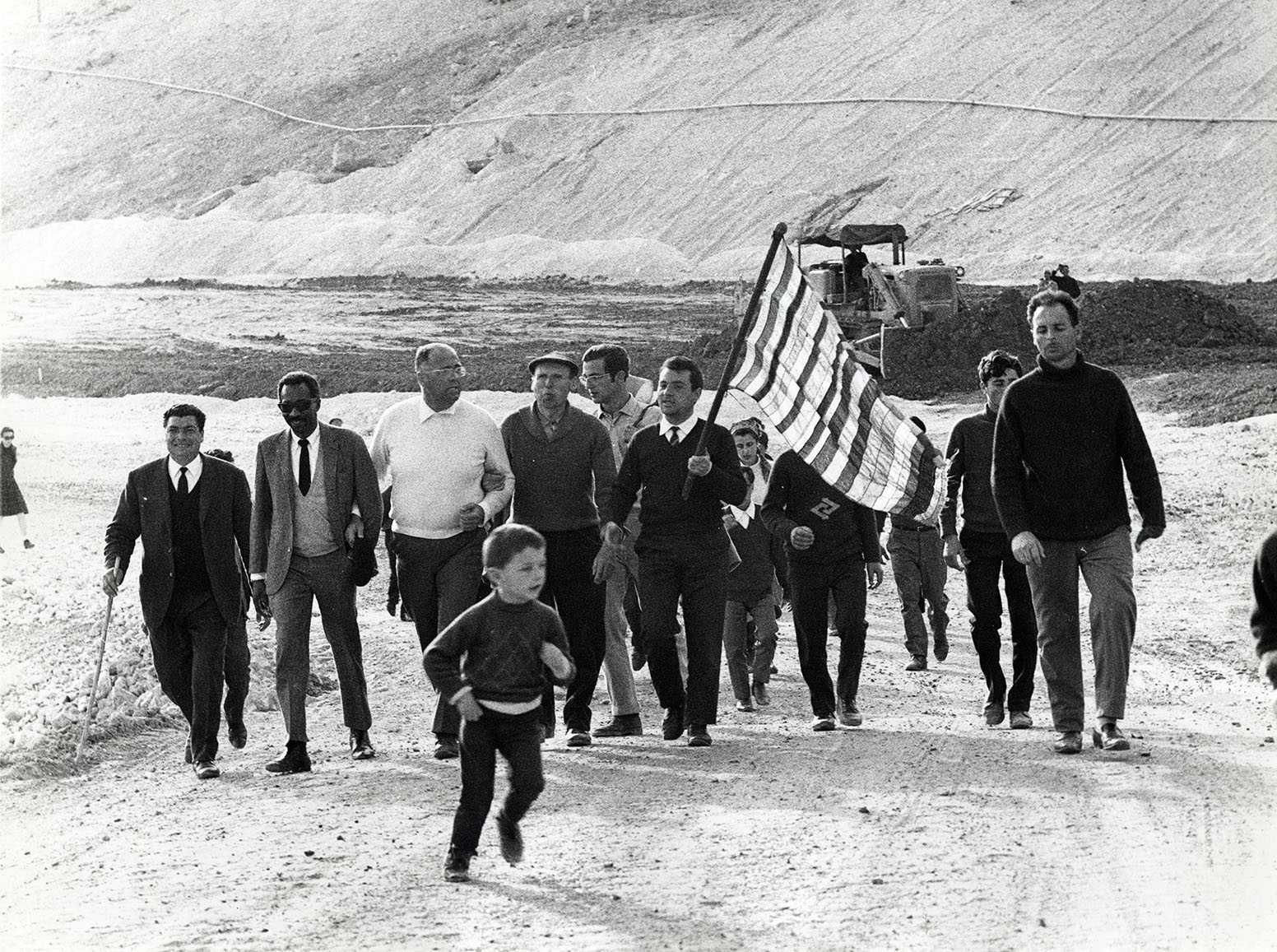 Marcia per la Sicilia Occidentale e per un mondo nuovo, 1967 © Toni Nicolini/ Archivio CRAF