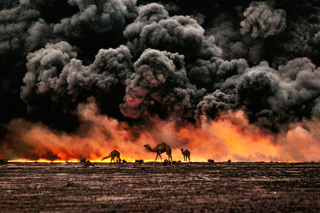 Al Ahmadi, Kuwait, 1991 © Steve McCurry