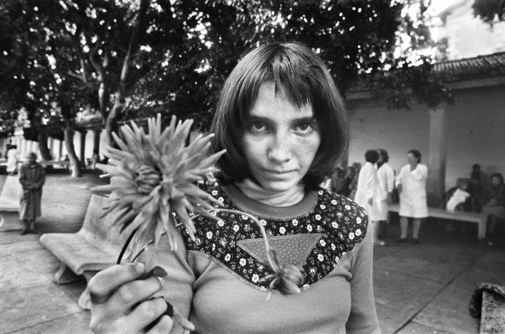 Letizia Battaglia Via Pindemonte, Ospedale Psichiatrico. Palermo 1983 Courtesy l'artista