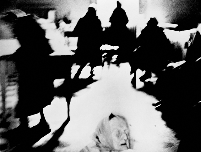 Mario Giacomelli, Dalla serie Verrà la morte e avrà i tuoi occhi, 1954-56 © Simone Giacomelli