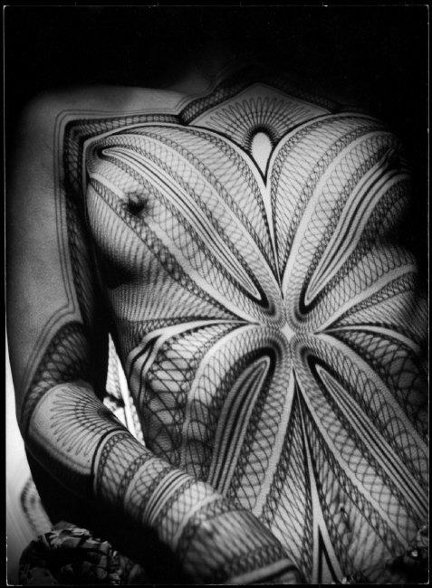 Werner Bischof, Breast with grid, Zurich, Switzerland, 1941 © Werner Bischof / Magnum Photos
