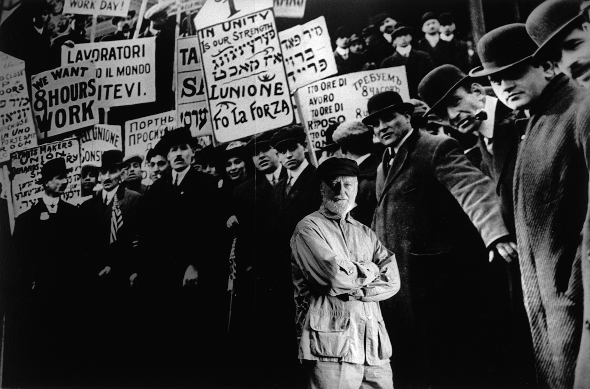 Christopher Felver, Ferlinghetti at Ellis Island, 1994. Collezione dell’artista, Sausalito, California © Chris Felver