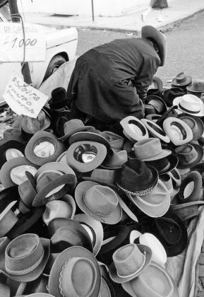 Tullio Stravisi Gorizia venditore di cappelli 1968