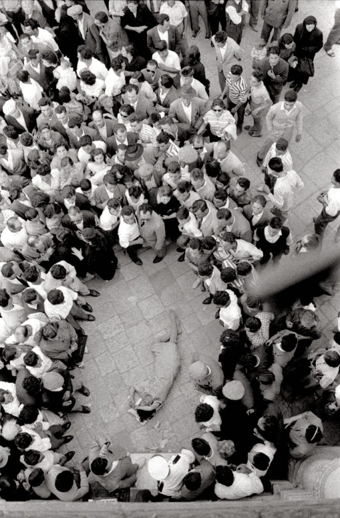 Franco Pinna, Galatina. Tarantismo, arrivo delle tarantate alla Cappella di S. Paolo, giugno 1959