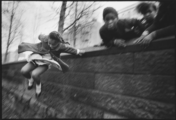 Mary Ellen Mark, Girl Jumping over a Wall, Central Park, Manhattan, New York, USA, 1967 © 1963-2013 Mary Ellen Mark / Howard Greenberg Gallery, NY
