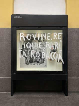 Jacopo Benassi porta Junk B in mostra a Reggio Emilia