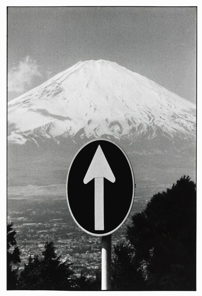  Elliott Erwitt / Magnum Photos Mount Fuji, Japan, 1977