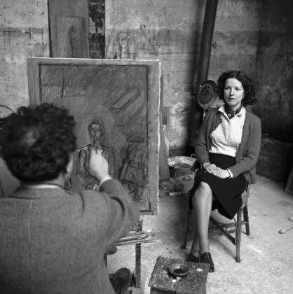 1954 Alberto Giacometti disegna la moglie Annette Parigi Francia Sabine Weiss