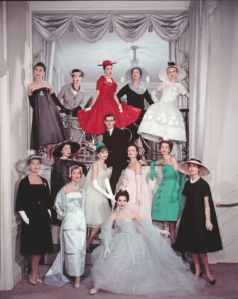 1958 Yves Saint-Laurent prima collezione Dior per Life Sabine Weiss