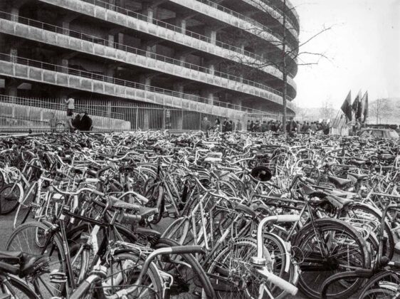 Sez. Mobilità urbana, Tifo e austerity, 1973 © Angelo Bellavia