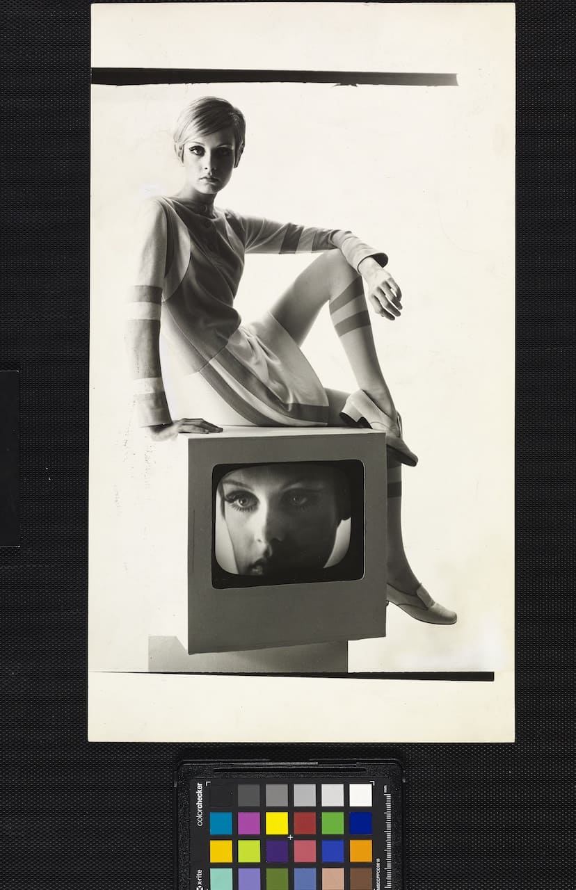 BERT STERN, Twiggy wearing a mod minidress by Louis Féraud and leather shoes by François Villon, 1967, Vogue © Condé Nast