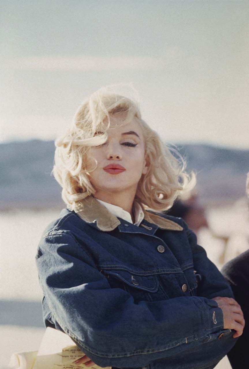 Marilyn Monroe in the Nevada desert during the filming of “The Misfits”. USA, 1960 © Eve Arnold / Magnum Photos