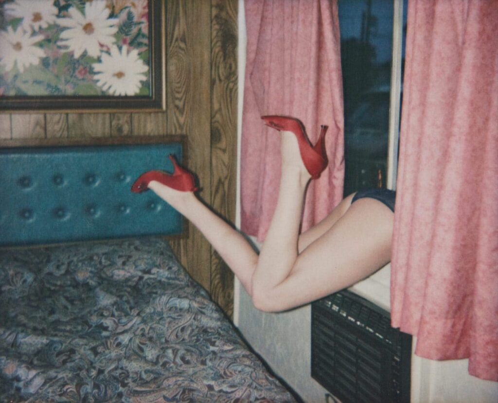 
Emma Summerton, Motel 8, 2005, Archival pigment print on Hahnemühle paper, Sheet 98,5 x 118,5 cm (38 3/4 x 46 5/8 in.), Edition of 5, plus 2 AP, Courtesy: Christophe Guye Galerie