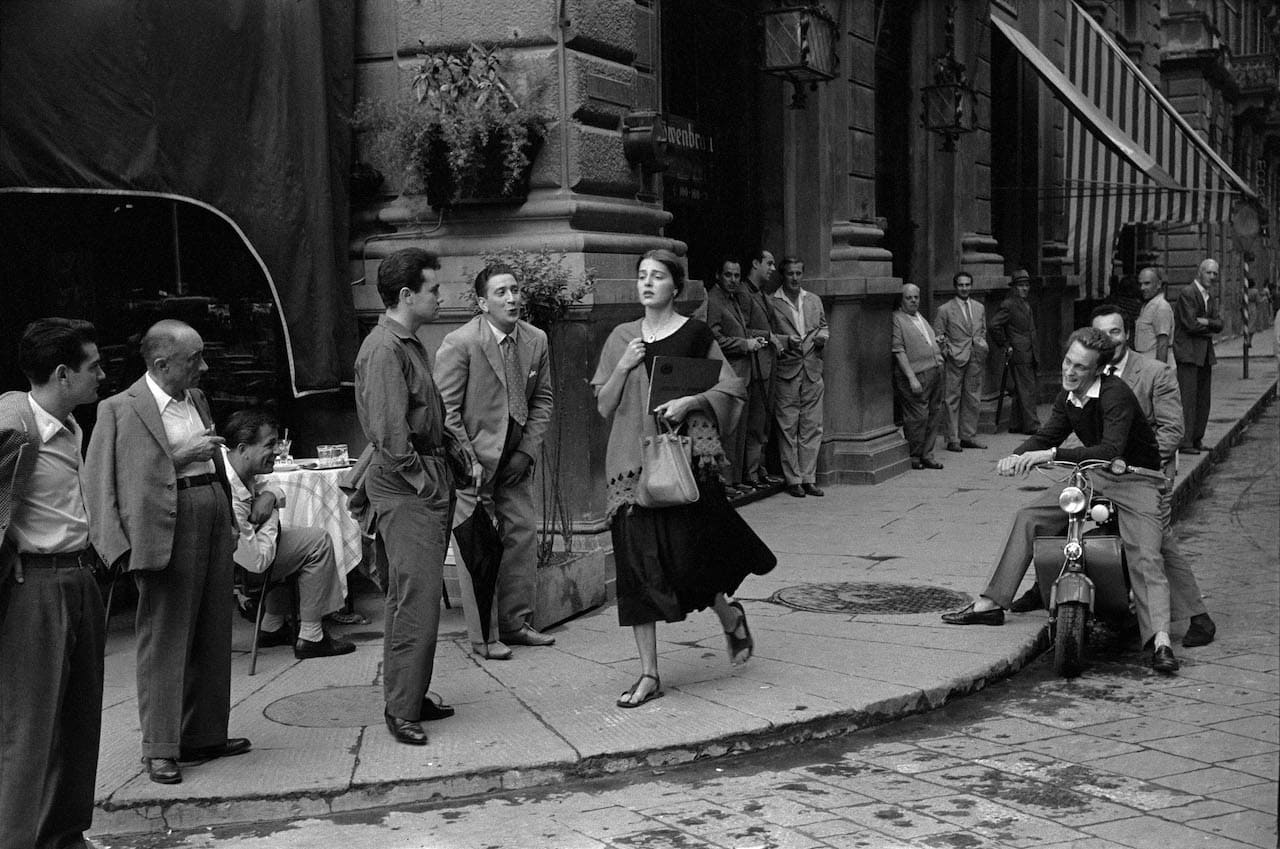 Ruth Orkin, American Girl in Italy, Florence, Italy, 1951, Vintage print © Ruth Orkin Photo Archive