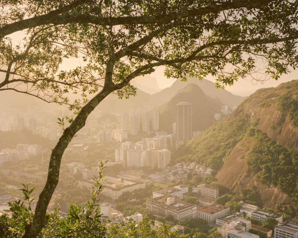 Flamengo è un quartiere residenziale di Rio de Janeiro, caratterizzato da temperature relativamente basse grazie alla sua vicinanza al Parco Nazionale della Tijuca. Brasile, 2022 - Umidità 67%, Temperatura 25°C