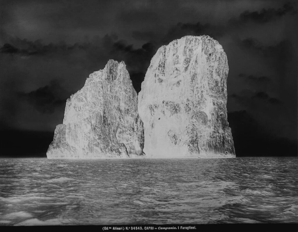 Fratelli Alinari, I faraglioni Capri ante 1915, negativo alla gelatina sali d’argento su vetro Firenze, Archivi Alinari