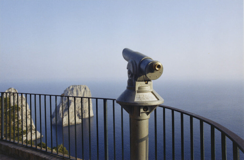 Luigi Ghirri "Capri" 1982 © Eredi Luigi Ghirri - Museo di Fotografia Contemporanea, Milano-Cinisello Balsamo