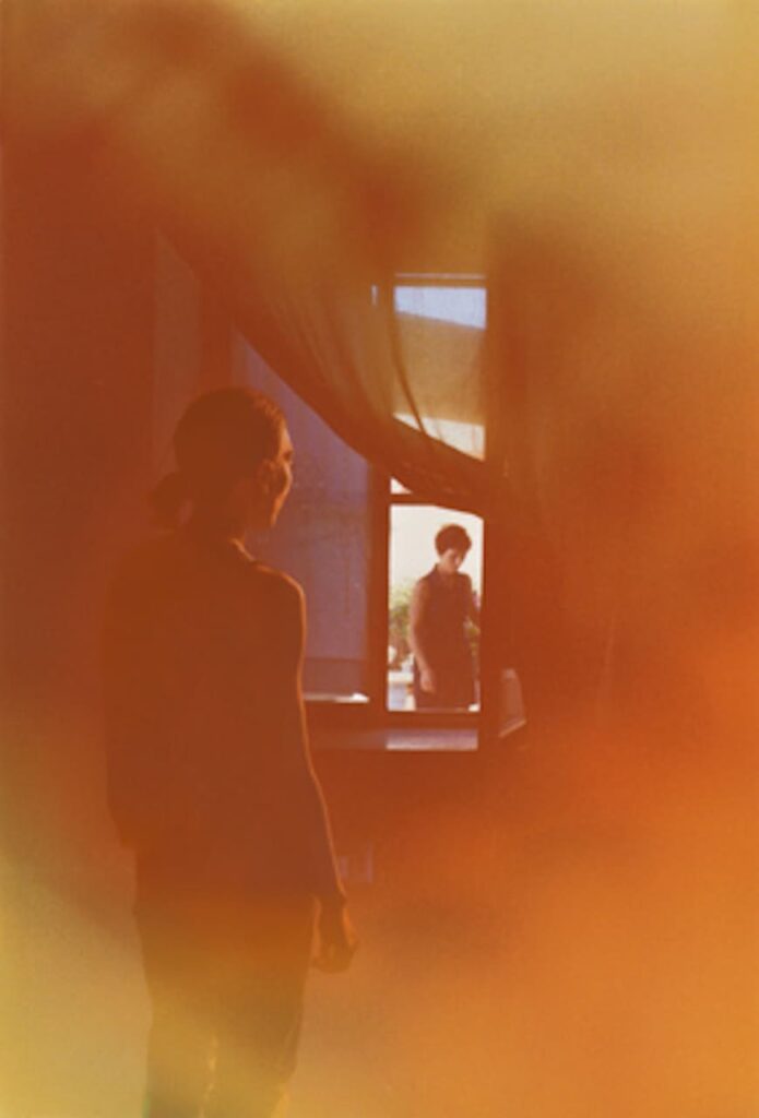Moira Ricci, dalla serie 20.12.53-10.08.04 Mamma fuori dalla finestra, 2004-2014 © Museo di Fotografia Contemporanea, Milano-Cinisello Balsamo