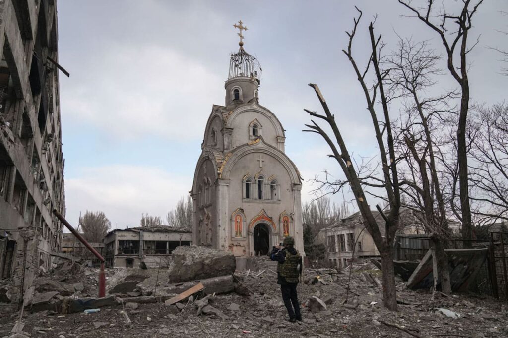 © Evgeniy Maloletka, The Siege of Mariupol