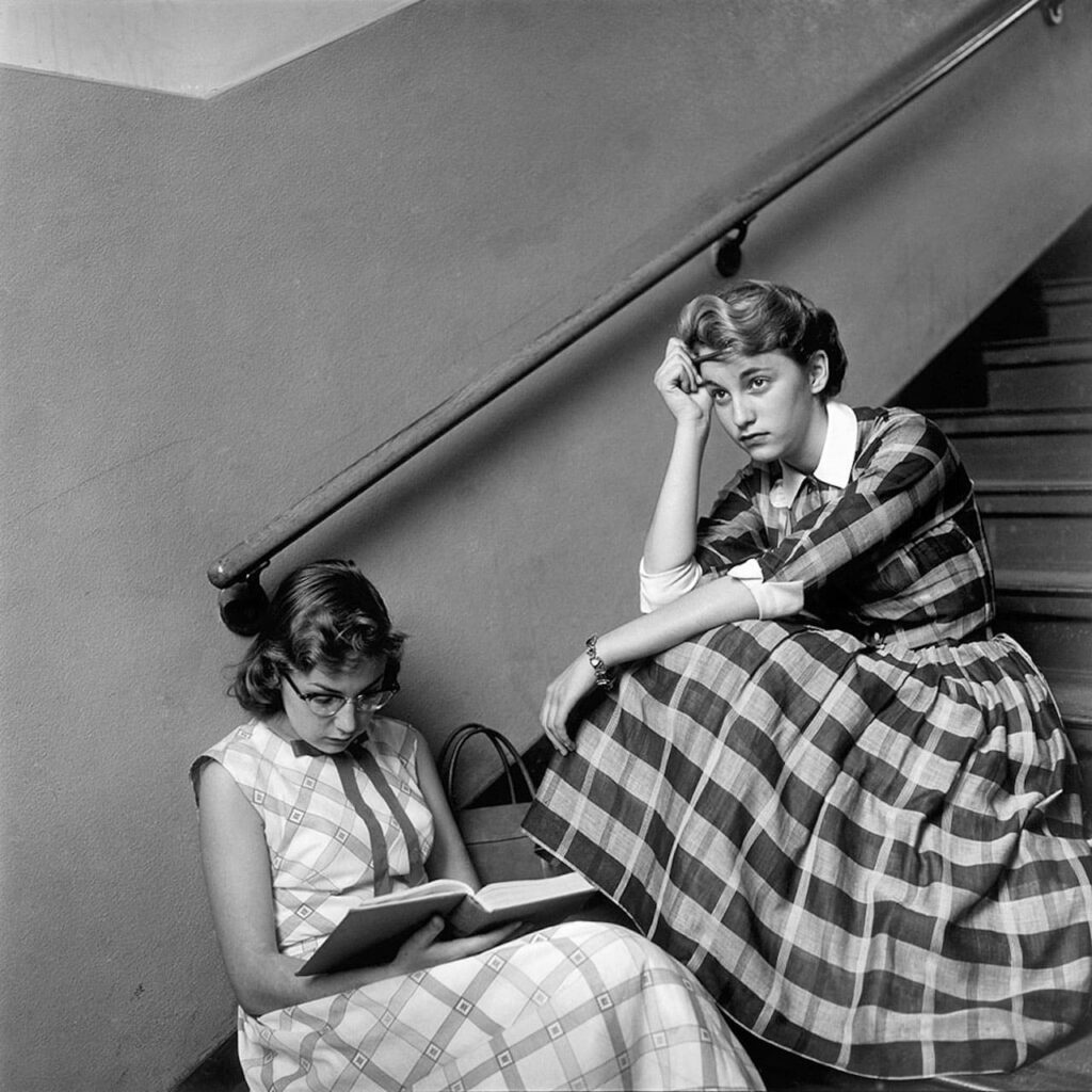 High school students studying between classes, Port Jefferson, Long Island, USA, 1955 © Eve Arnold/ Magnum Photos