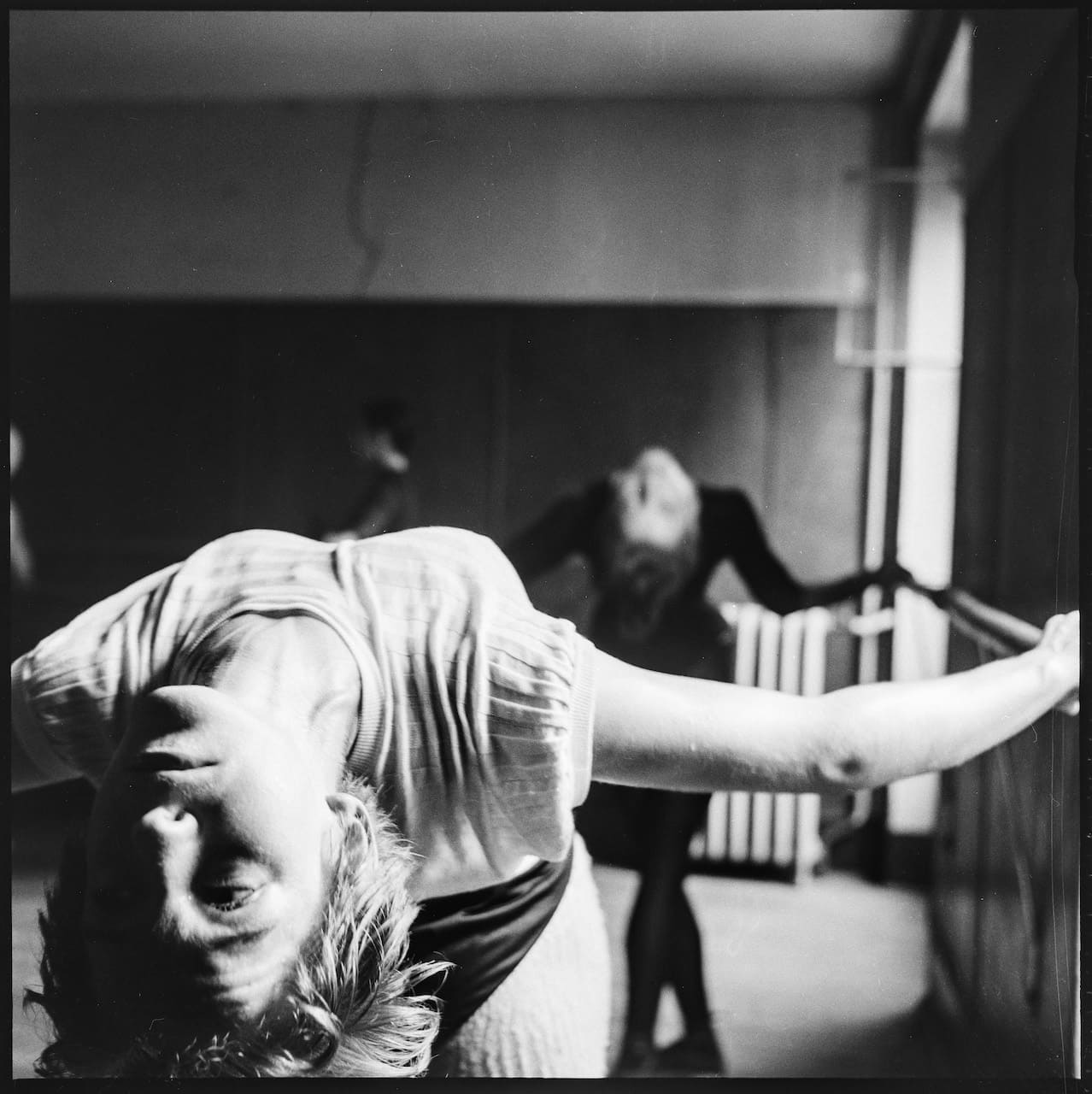 Ernst Scheidegger Allieva della scuola di danza di Madame Rousanne, Parigi ca.1955 © Stiftung Ernst Scheidegger-Archiv, Zürich