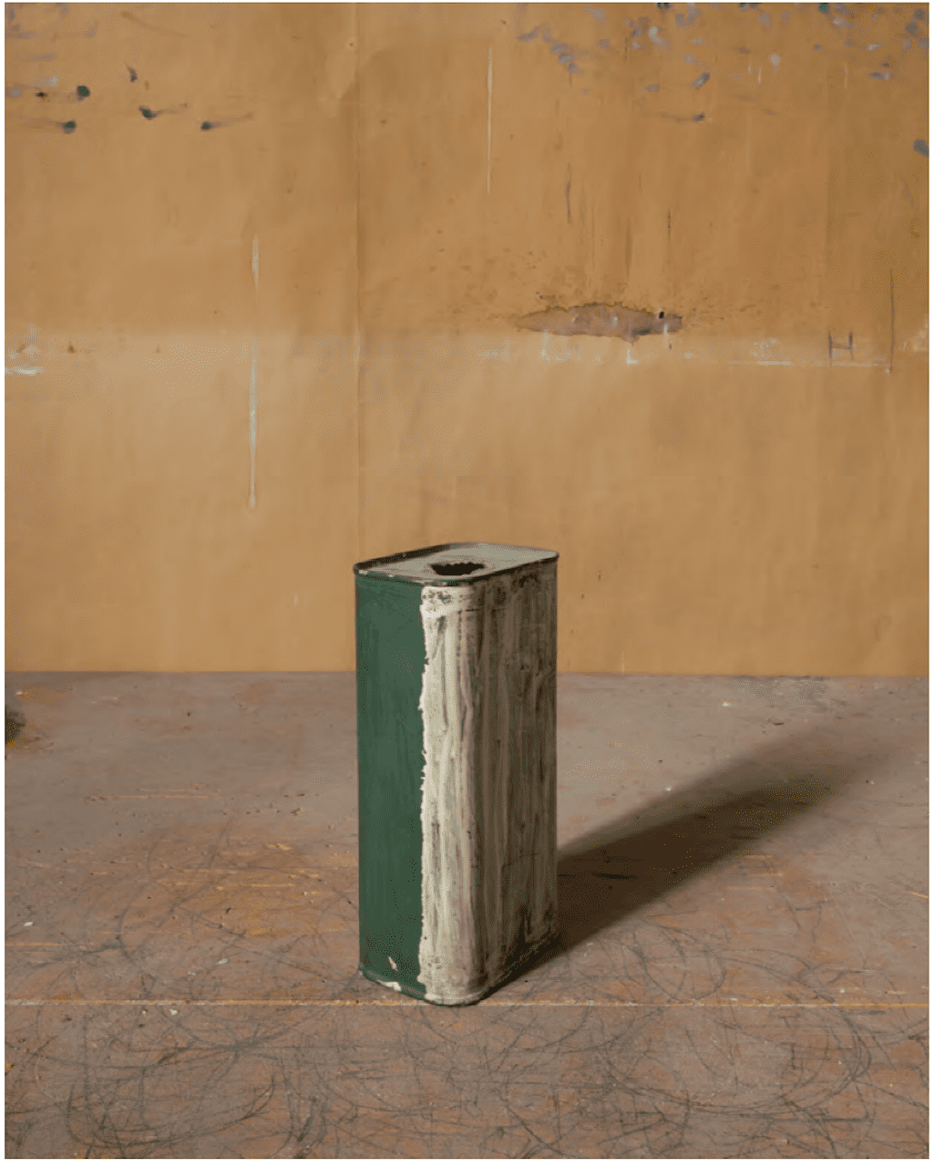 Joel Meyerowitz Morandi’s Objects, Green and White Tin, 2015 Stampa a pigmenti d'archivio 20 x 16 pollici Firmata ed edita sul retro Da un'edizione di 10 esemplari