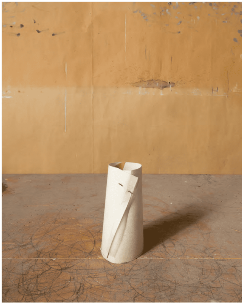 Joel Meyerowitz Morandi’s Objects, Paper Cone, 2015 Stampa a pigmenti d'archivio 20 x 16 pollici Firmata ed edita sul retro Da un'edizione di 10 esemplari
